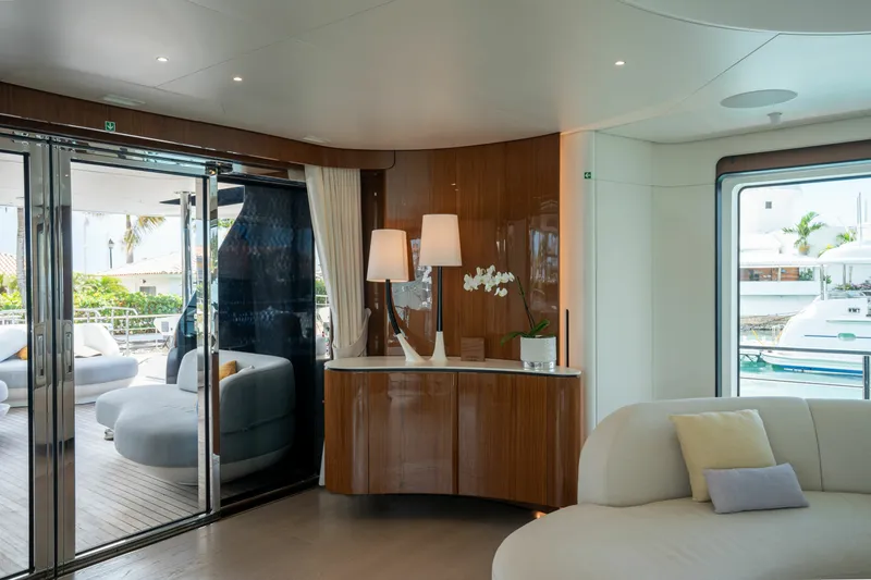 Slide: The Image of Azimut GRANDE 36M 2024 - 6827236