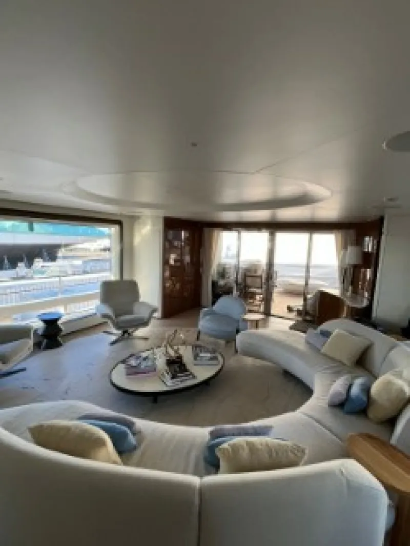 Slide: The Image of Azimut GRANDE 36M 2024 - 6013487