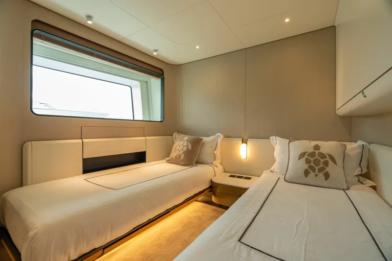 Slide: The Image of Azimut GRANDE 36M 2024 - 6827267