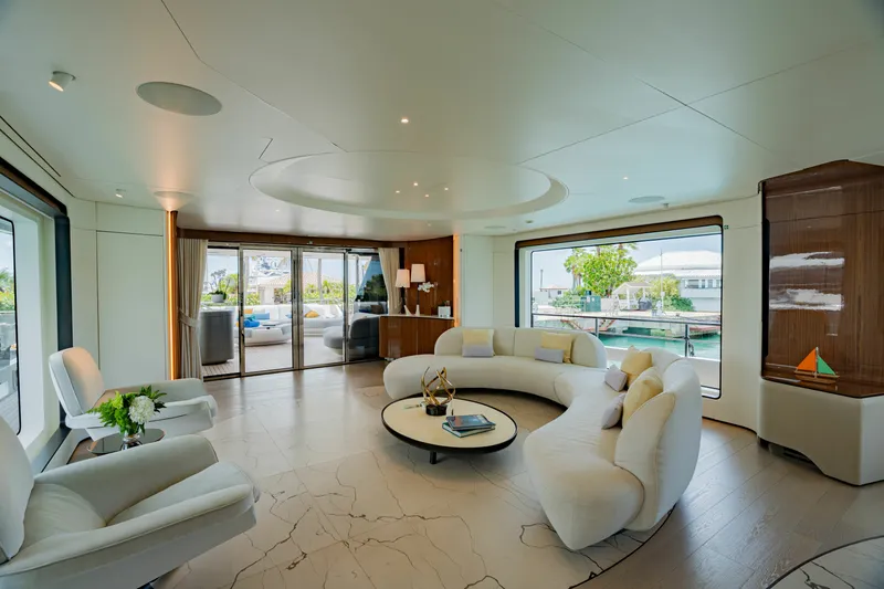 Slide: The Image of Azimut GRANDE 36M 2024 - 6827243