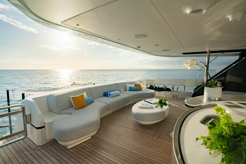 Slide: The Image of Azimut GRANDE 36M 2024 - 6827232