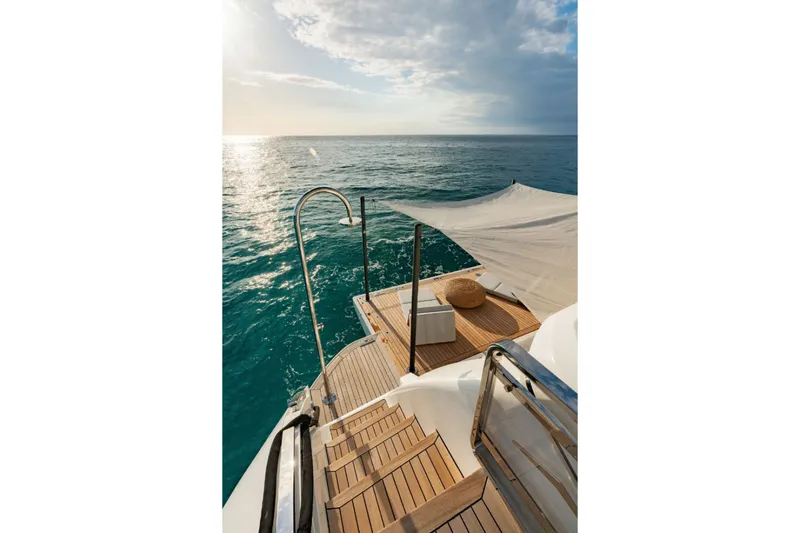 Slide: The Image of Azimut GRANDE 36M 2024 - 7937405