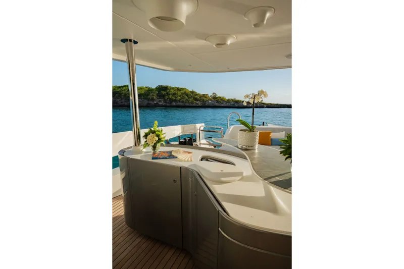 Slide: The Image of Azimut GRANDE 36M 2024 - 7937418