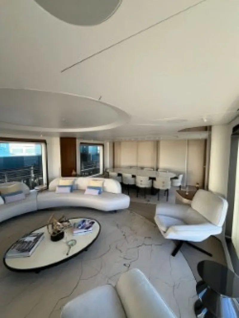 Slide: The Image of Azimut GRANDE 36M 2024 - 6013490