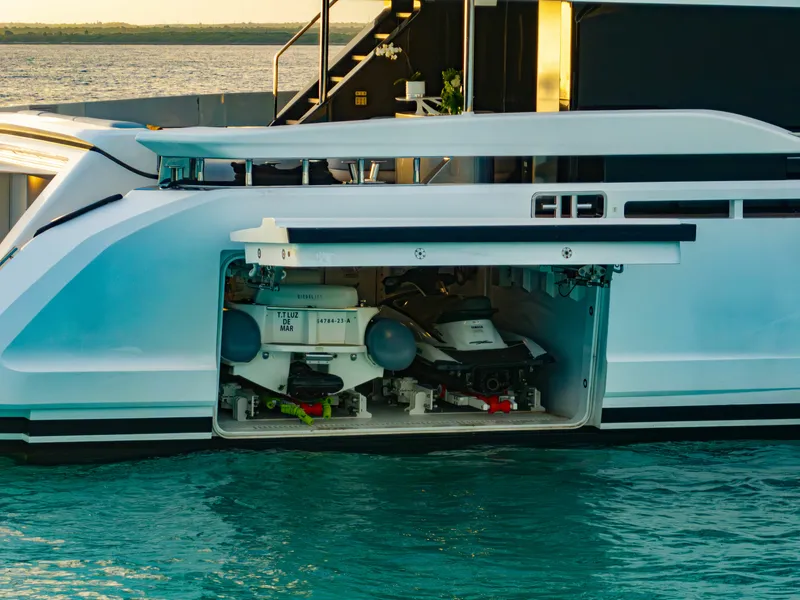 Slide: The Image of Azimut GRANDE 36M 2024 - 6827202