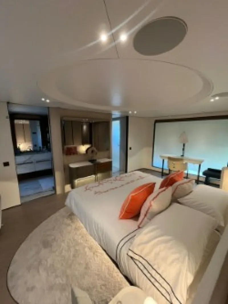 Slide: The Image of Azimut GRANDE 36M 2024 - 6013491