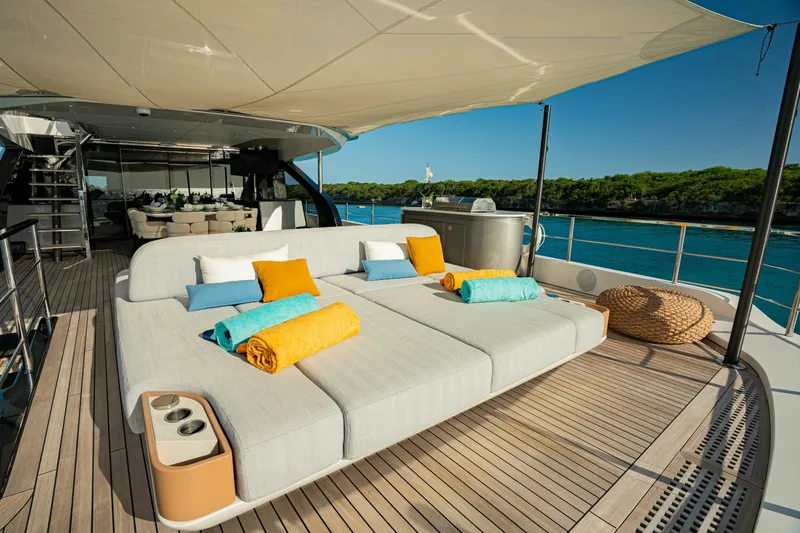 Slide: The Image of Azimut GRANDE 36M 2024 - 6827210