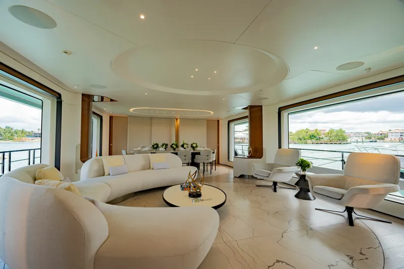 Slide: The Image of Azimut GRANDE 36M 2024 - 6827238