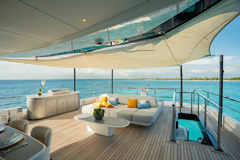 Slide: The Image of Azimut GRANDE 36M 2024 - 6827220