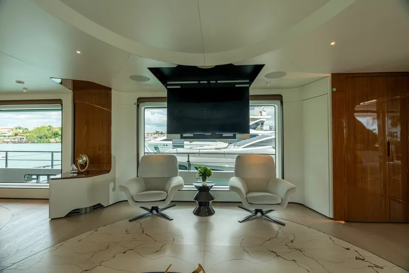 Slide: The Image of Azimut GRANDE 36M 2024 - 6827242