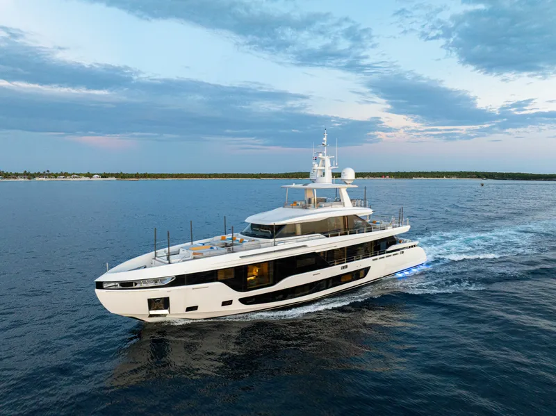 Slide: The Image of Azimut GRANDE 36M 2024 - 6827206