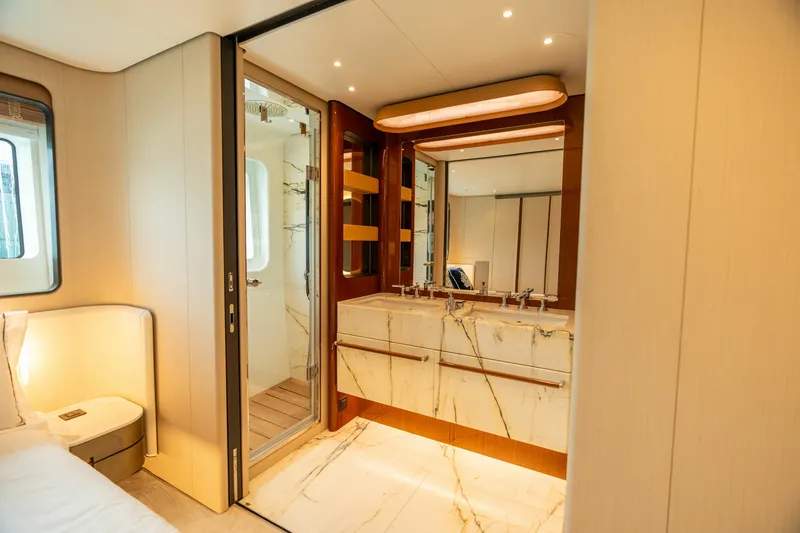 Slide: The Image of Azimut GRANDE 36M 2024 - 6827261