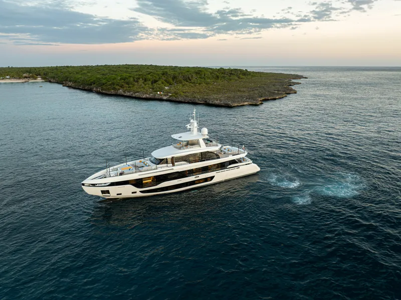 Slide: The Image of Azimut GRANDE 36M 2024 - 6827204