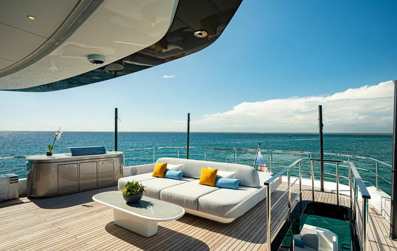 Slide: The Image of Azimut GRANDE 36M 2024 - 6827214