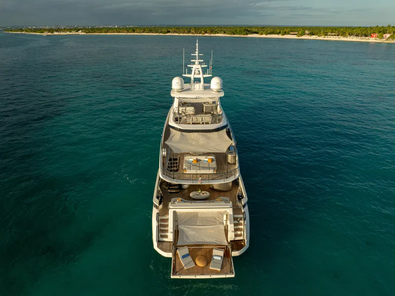 Slide: The Image of Azimut GRANDE 36M 2024 - 6827195