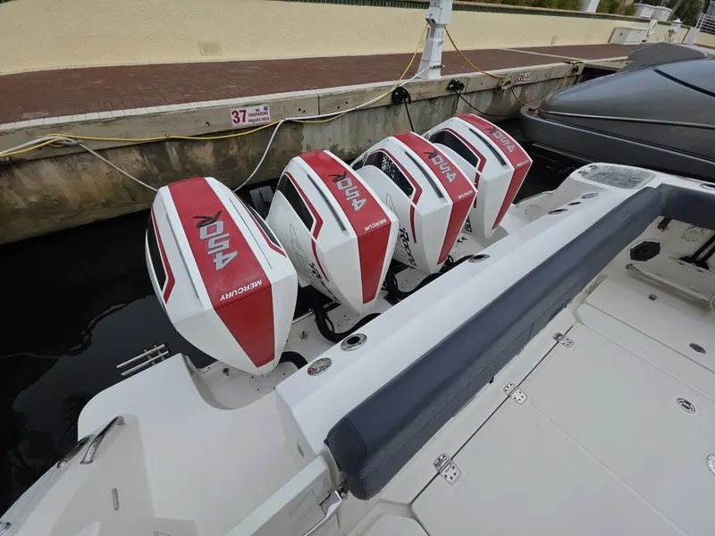 Slide: The Image of 2021 Boston Whaler 420 Outrage BFT-Profile 2021 Boston Whaler 420 Outrage BFT - 7655148