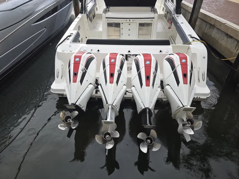 Slide: The Image of 2021 Boston Whaler 420 Outrage BFT-Profile 2021 Boston Whaler 420 Outrage BFT - 6021358