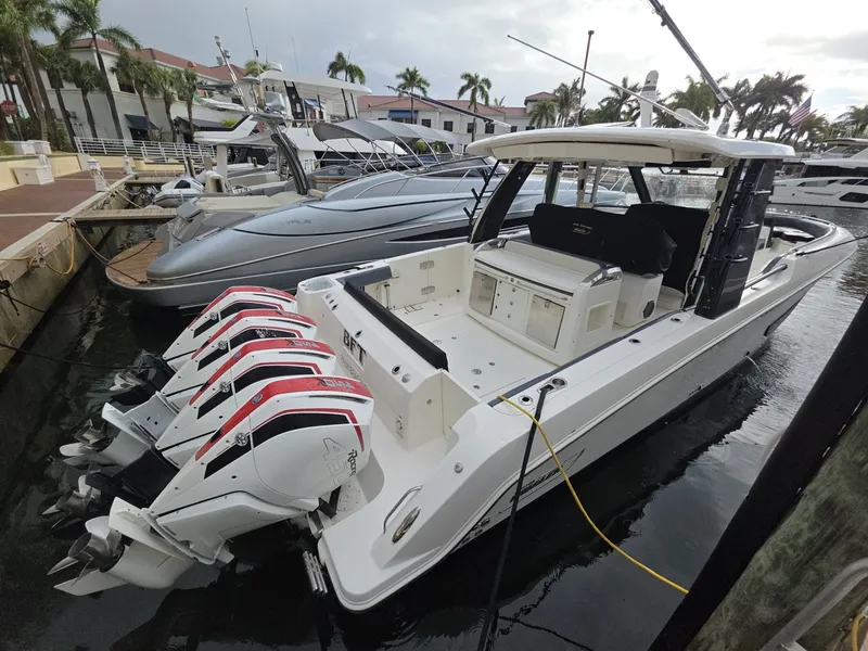 Slide: The Image of 2021 Boston Whaler 420 Outrage BFT-Profile 2021 Boston Whaler 420 Outrage BFT - 6021359