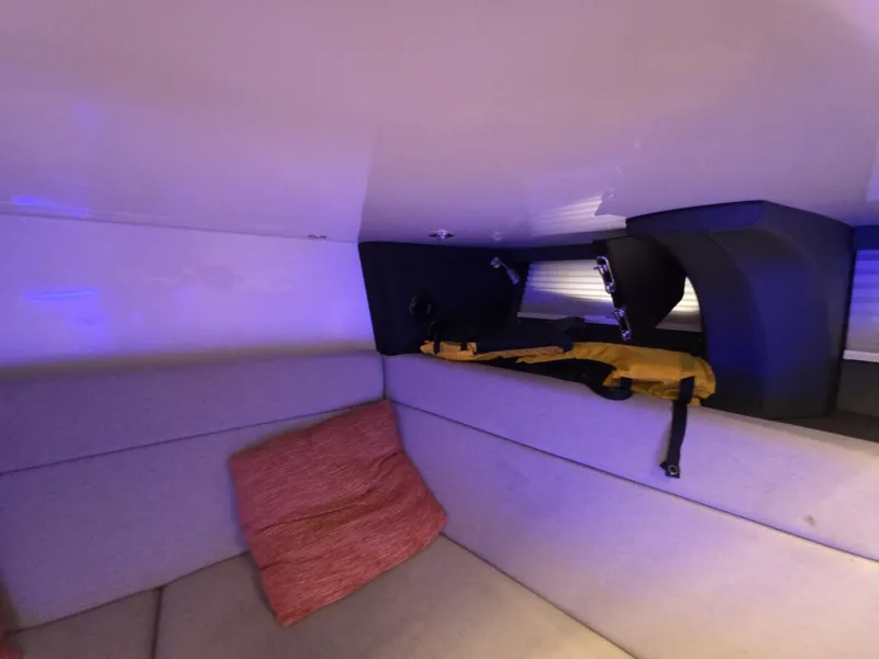 Slide: The Image of 2021 Boston Whaler 420 Outrage BFT-Profile 2021 Boston Whaler 420 Outrage BFT - 7655203