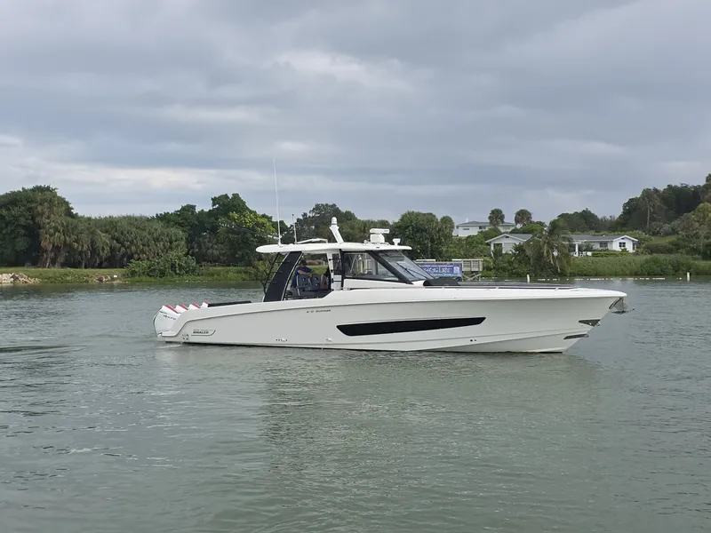 Slide: The Image of 2021 Boston Whaler 420 Outrage BFT- Profile 2021 Boston Whaler 420 Outrage BFT - 7655134