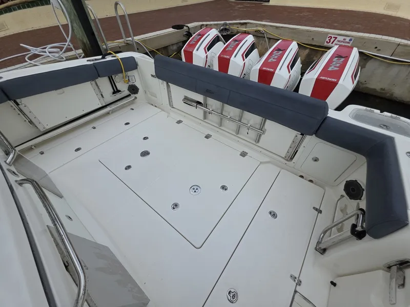 Slide: The Image of 2021 Boston Whaler 420 Outrage BFT-Profile 2021 Boston Whaler 420 Outrage BFT - 6021389