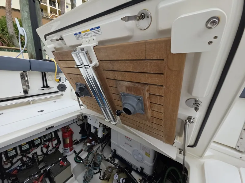 Slide: The Image of 2021 Boston Whaler 420 Outrage BFT-Profile 2021 Boston Whaler 420 Outrage BFT - 6021408