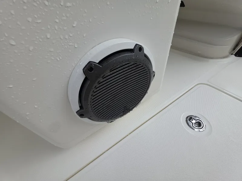 Slide: The Image of 2021 Boston Whaler 420 Outrage BFT-Profile 2021 Boston Whaler 420 Outrage BFT - 7655179