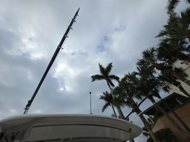 Slide: The Image of 2021 Boston Whaler 420 Outrage BFT-Profile 2021 Boston Whaler 420 Outrage BFT - 7655183