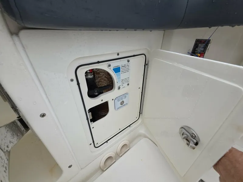 Slide: The Image of 2021 Boston Whaler 420 Outrage BFT-Profile 2021 Boston Whaler 420 Outrage BFT - 7655171