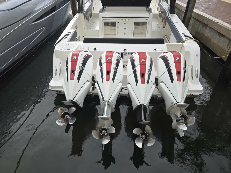 Slide: The Image of 2021 Boston Whaler 420 Outrage BFT-Profile 2021 Boston Whaler 420 Outrage BFT - 7655143