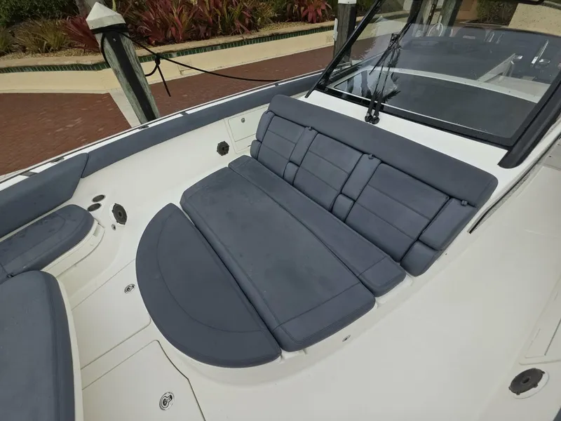 Slide: The Image of 2021 Boston Whaler 420 Outrage BFT-Profile 2021 Boston Whaler 420 Outrage BFT - 7655160
