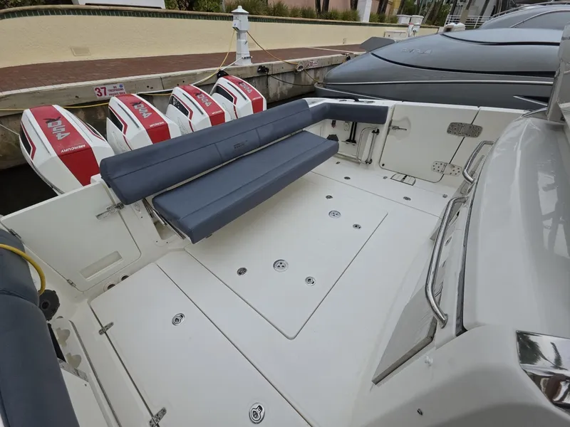 Slide: The Image of 2021 Boston Whaler 420 Outrage BFT-Profile 2021 Boston Whaler 420 Outrage BFT - 7655150