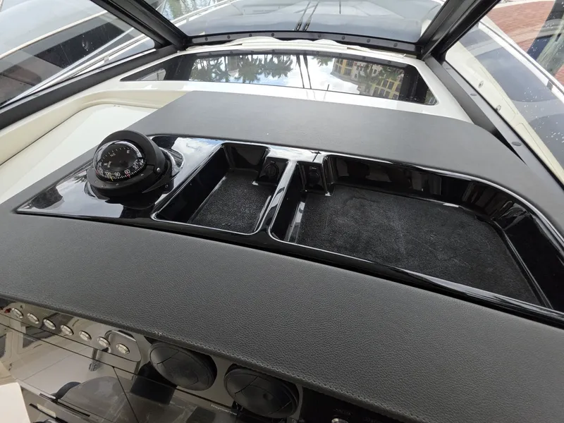 Slide: The Image of 2021 Boston Whaler 420 Outrage BFT-Profile 2021 Boston Whaler 420 Outrage BFT - 7655209