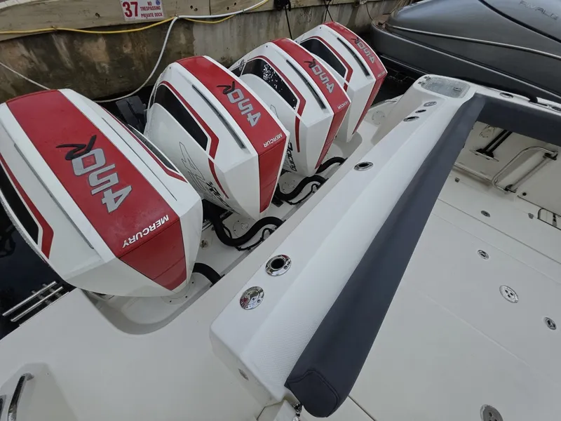 Slide: The Image of 2021 Boston Whaler 420 Outrage BFT-Profile 2021 Boston Whaler 420 Outrage BFT - 7655174