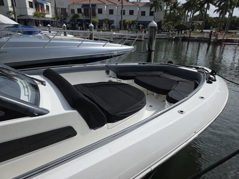 Slide: The Image of 2021 Boston Whaler 420 Outrage BFT-Profile 2021 Boston Whaler 420 Outrage BFT - 7655219
