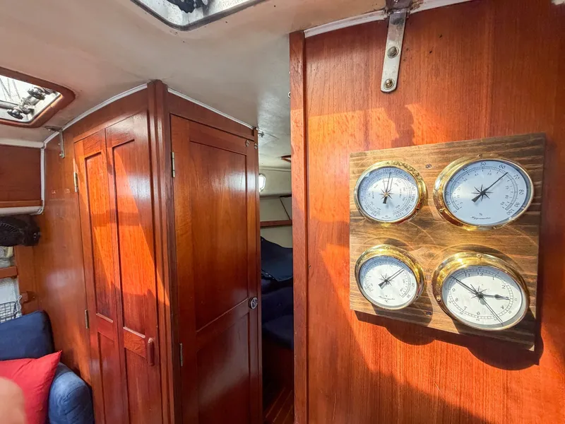 Slide: The Image of Pearson 385 1984 - 6027676