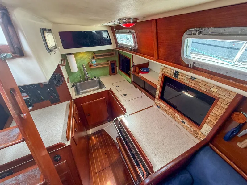 Slide: The Image of Pearson 385 1984 - 6027687