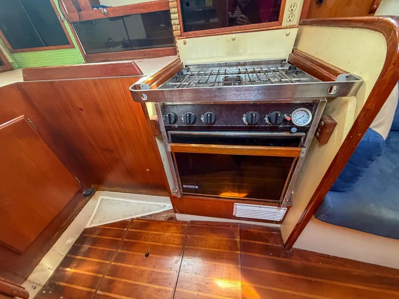 Slide: The Image of Pearson 385 1984 - 6027690