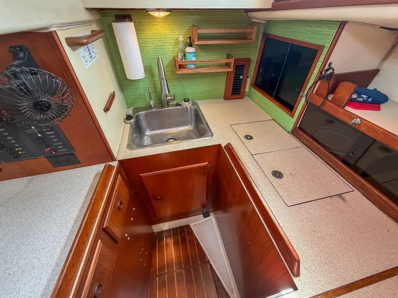 Slide: The Image of Pearson 385 1984 - 6027691