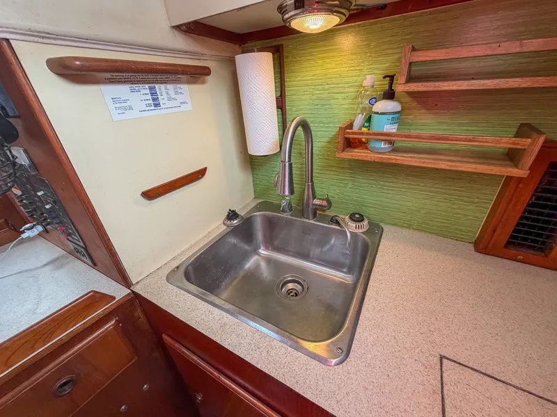 Slide: The Image of Pearson 385 1984 - 6027693