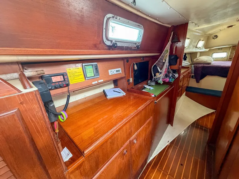 Slide: The Image of Pearson 385 1984 - 6027699