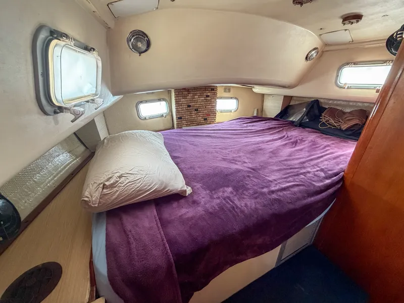 Slide: The Image of Pearson 385 1984 - 6027707