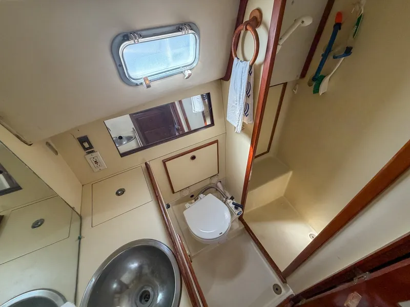 Slide: The Image of Pearson 385 1984 - 6027711