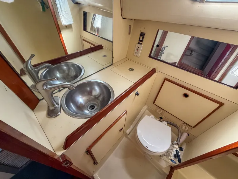 Slide: The Image of Pearson 385 1984 - 6027714