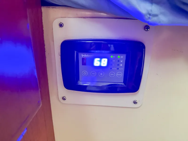 Slide: The Image of Pearson 385 1984 - 6027706