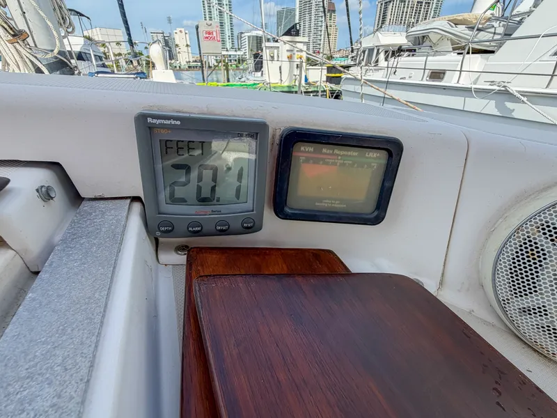 Slide: The Image of Pearson 385 1984 - 6027664