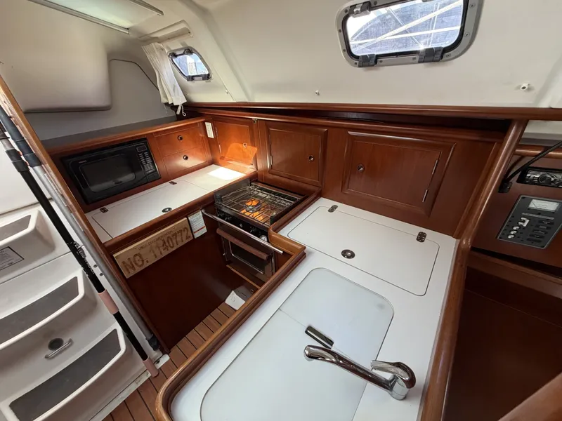 Slide: The Image of Beneteau 331 2003 - 6013965