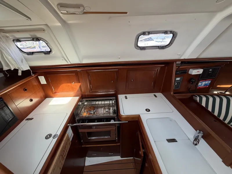 Slide: The Image of Beneteau 331 2003 - 6013966