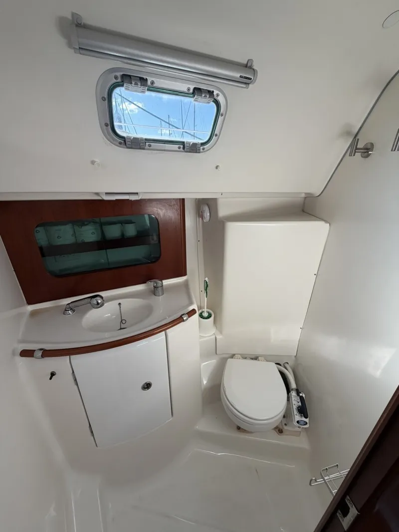 Slide: The Image of Beneteau 331 2003 - 6013967
