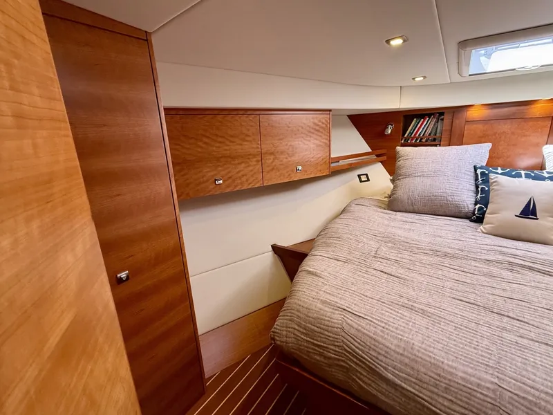 Slide: The Image of Coastal 45-IPS 2015 - 6014181